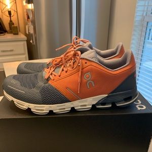 On-Clouds Cloudflyer